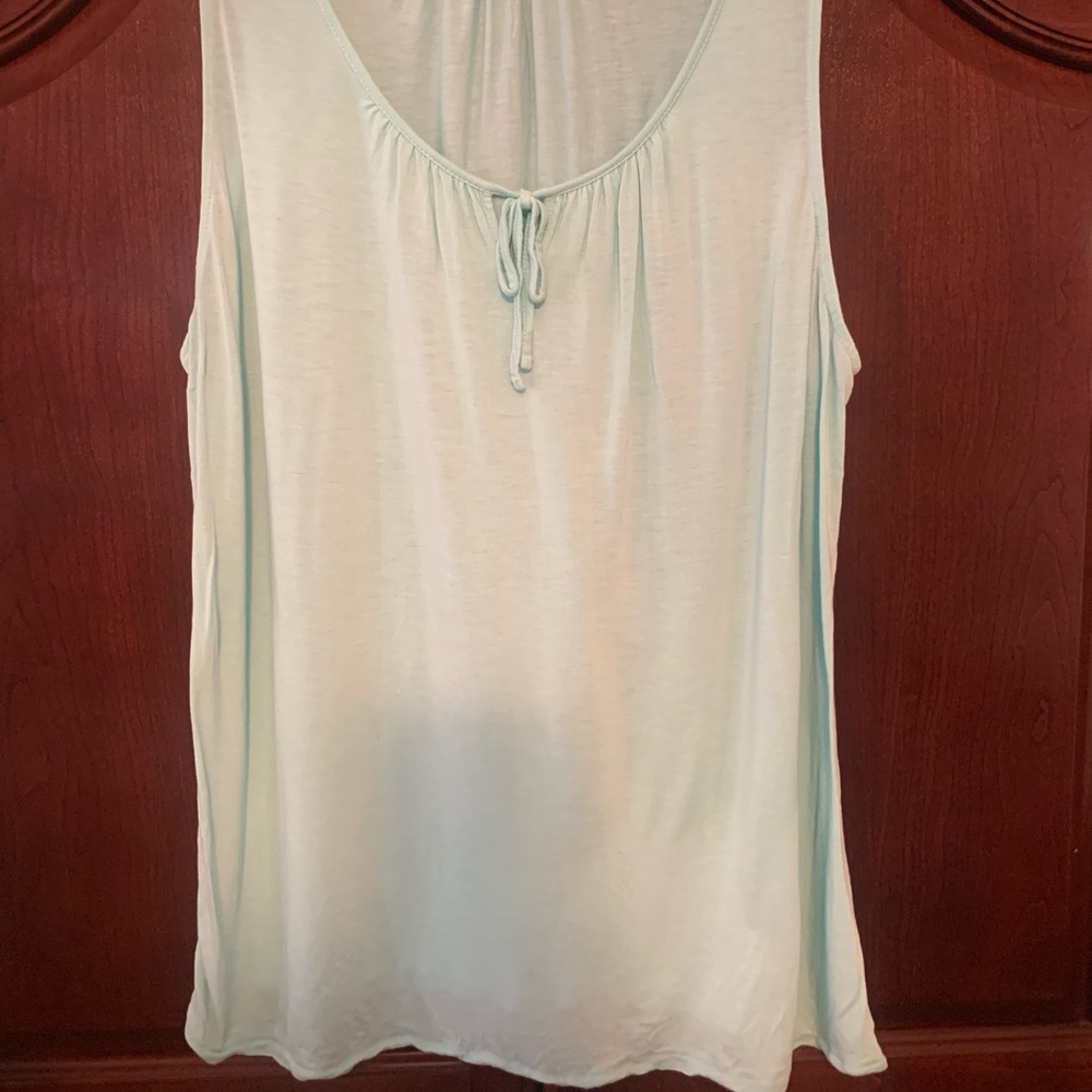 Old Navy flowy tank🙂